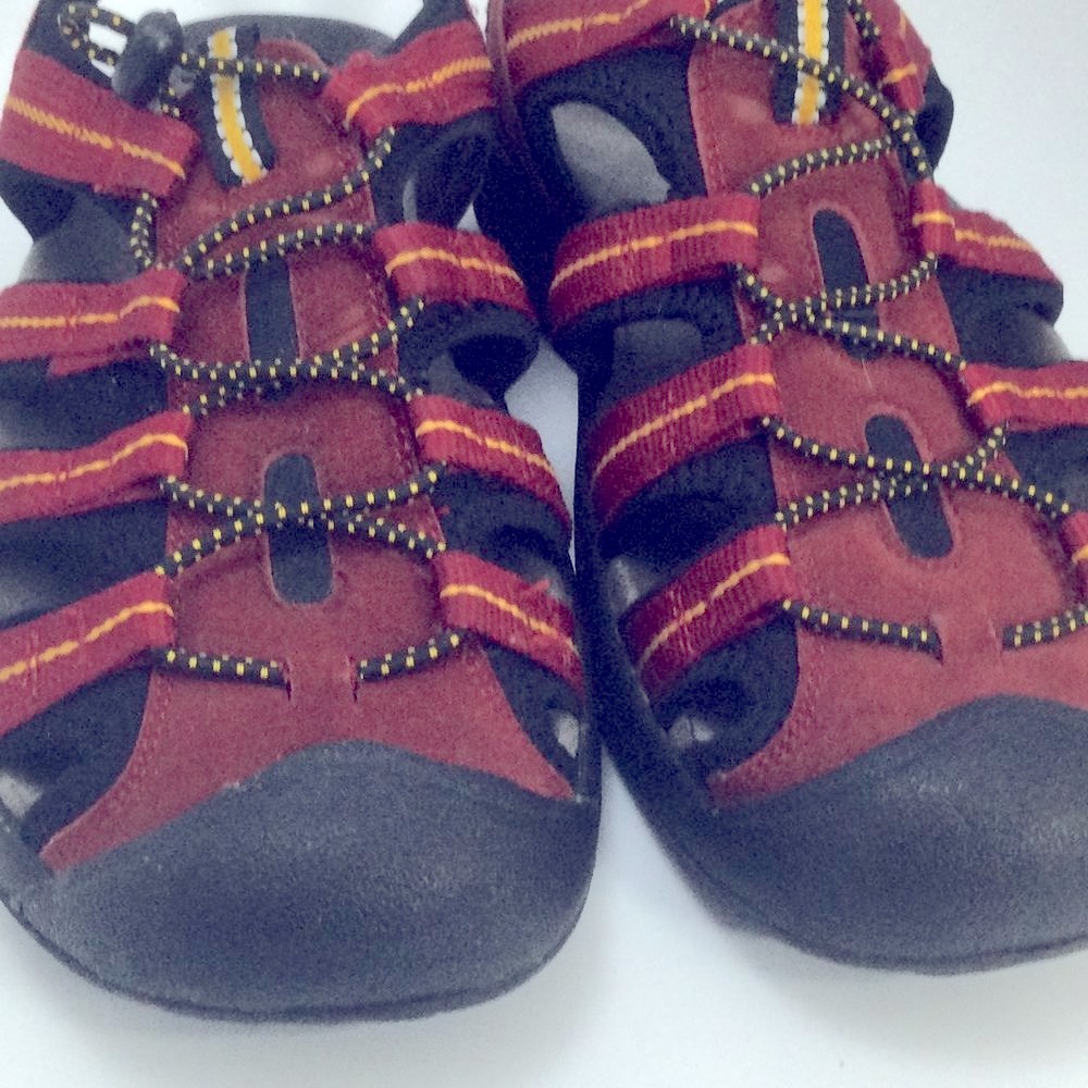 Everest  Red Sandals Ant- Microbial Women's 9 M